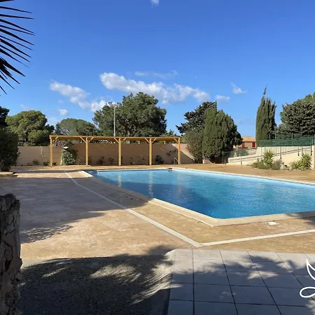 Daire Plain-pied 4 Pers - Piscine - Parking *