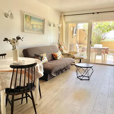 Plain-pied 4 Pers - Piscine - Parking *